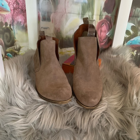 Lucky Brand Booties - Picture 2 of 5